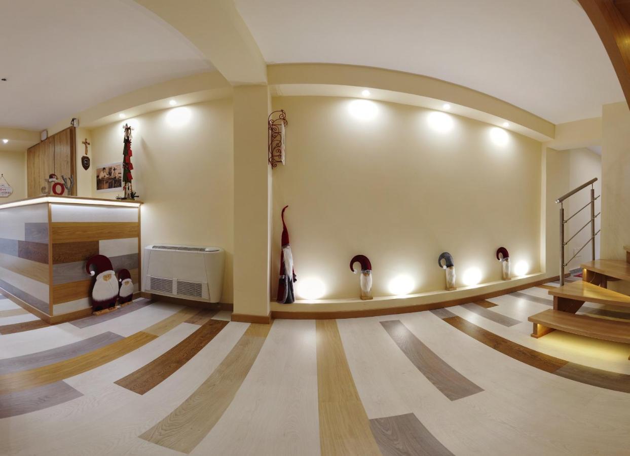 Abete Bianco - Albergo Del Natale Camigliatello Silano Dış mekan fotoğraf